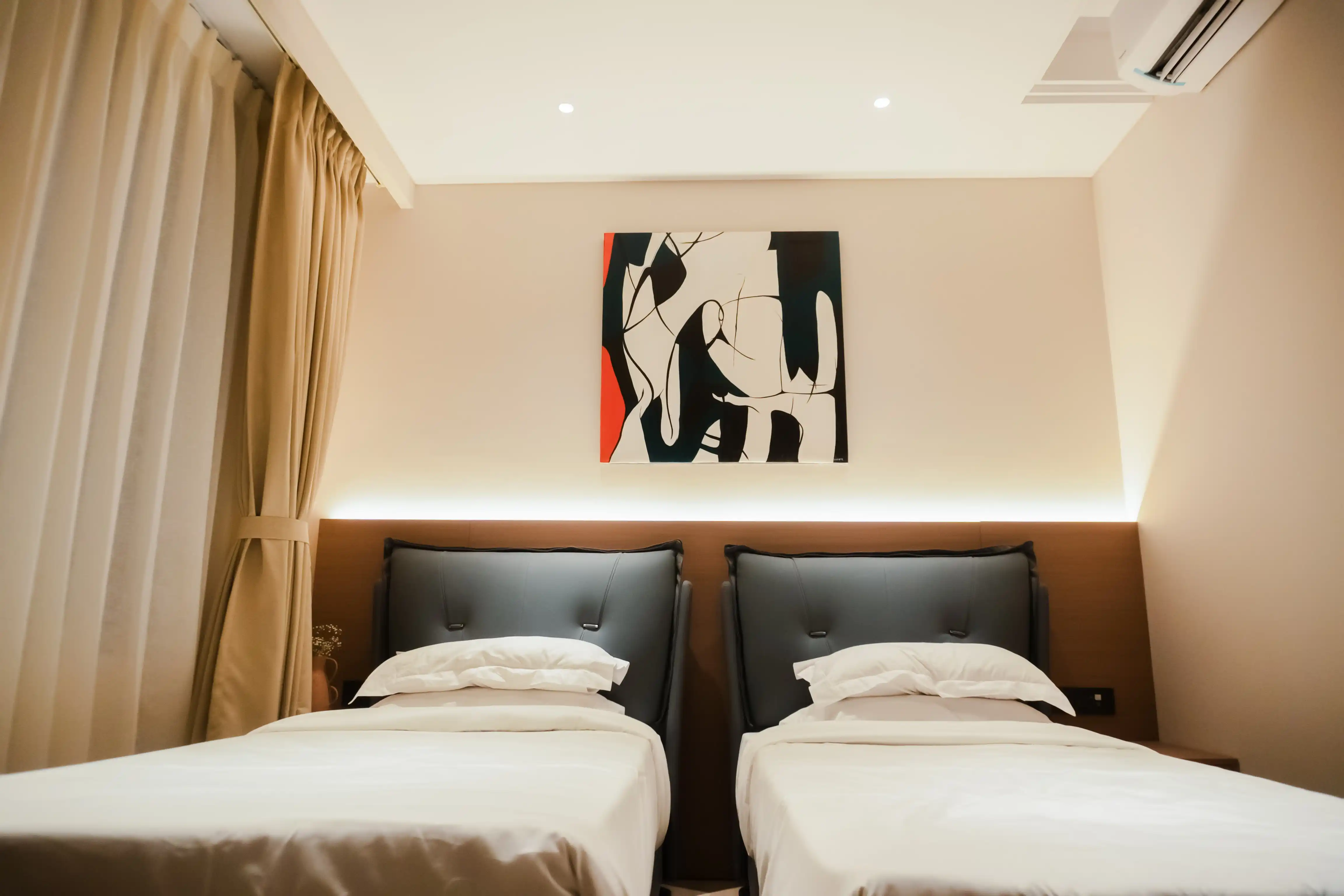 click to zoom Twin Room